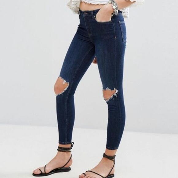 FREE PEOPLE Jeans Busted Knee Stretch Dark Blue Wash Skinny Ankle Crop sz 31 - Picture 1 of 11